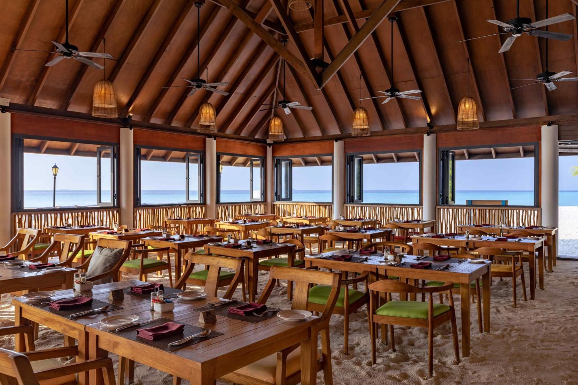 Resort Dhigufaru Island 5*